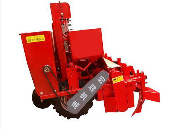 土豆收獲機(jī)設(shè)備